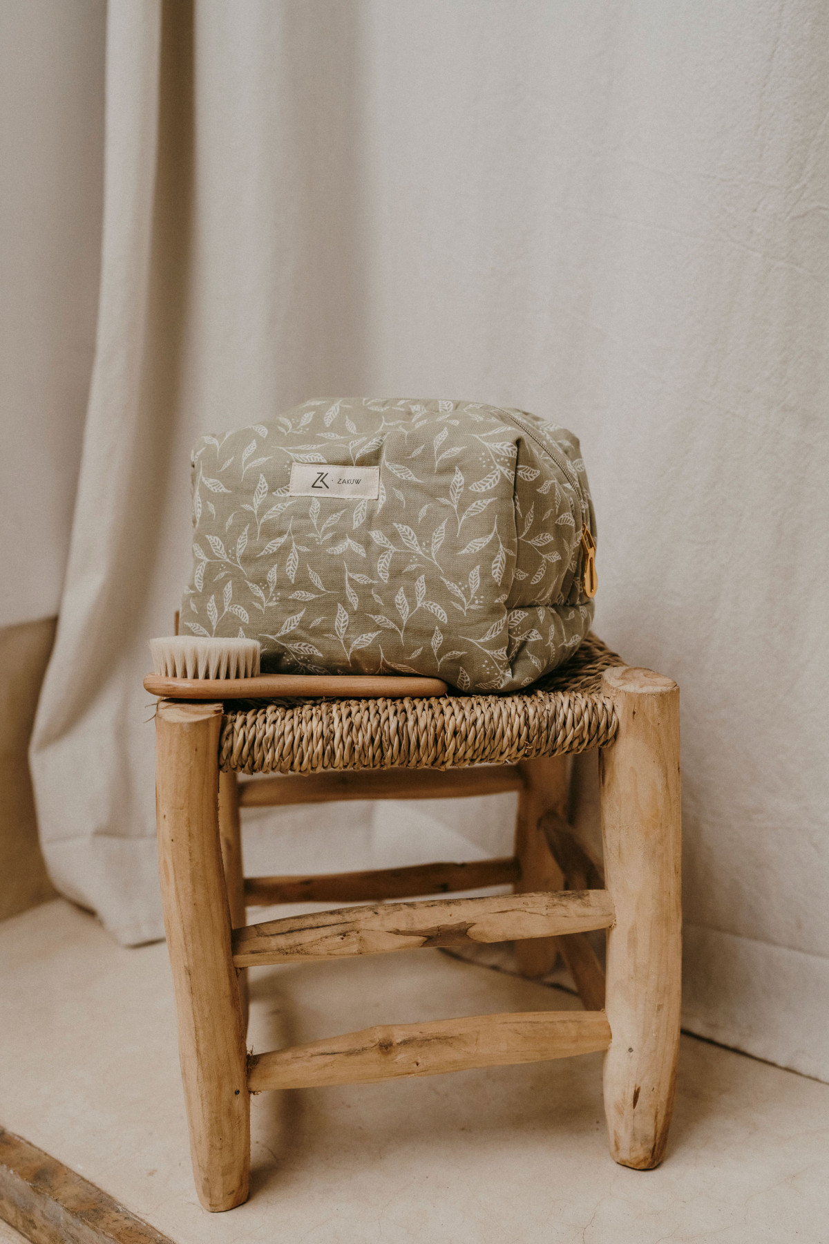 Toiletry bag - leaves